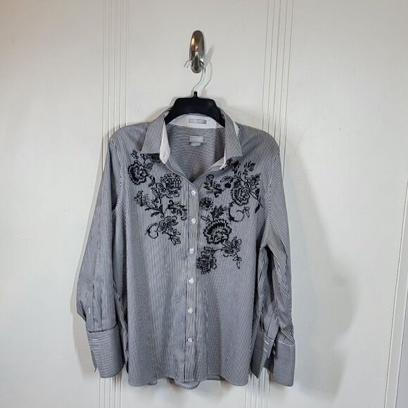 Plus Size Chico's Black & White Blouse With Embroidered Flowers - Picture 1 of 10